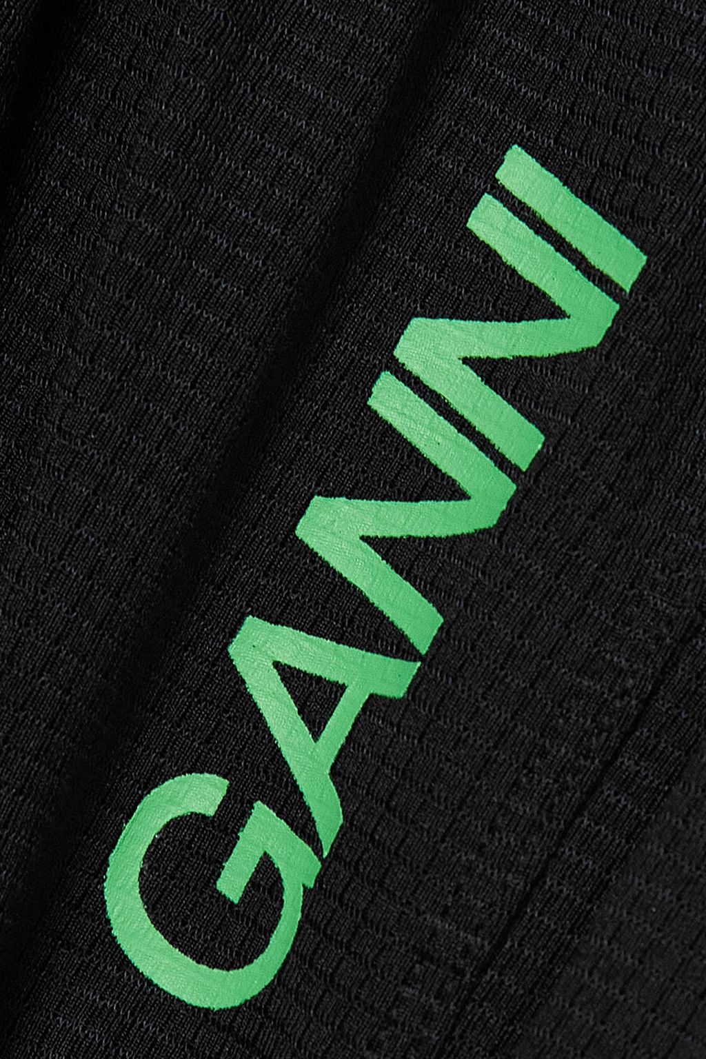 GANNI شورت من نسيج شبكي مطاط مُعاد تدويره بطبعات