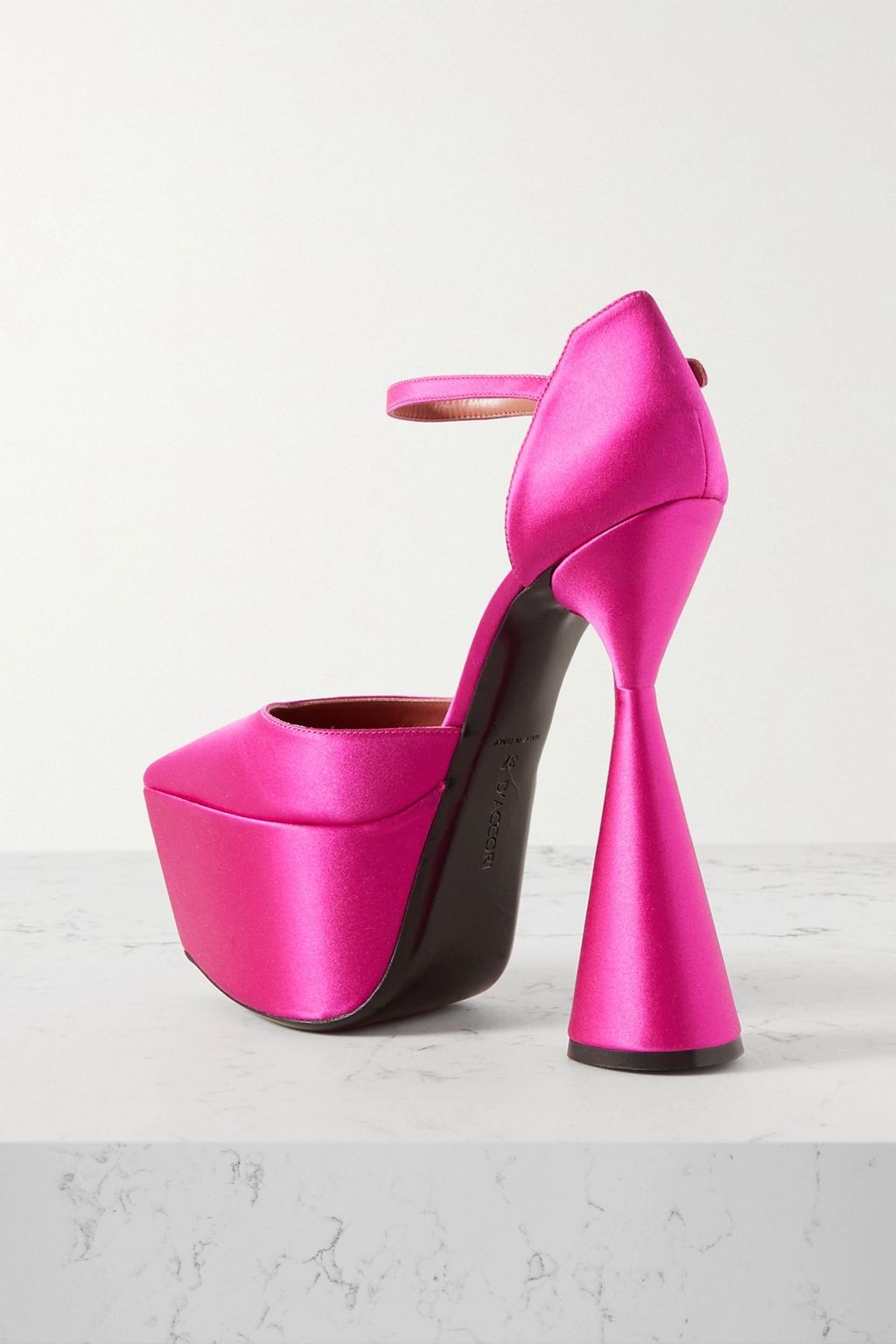 D'ACCORI Reign Pumps aus Satin mit Plateau