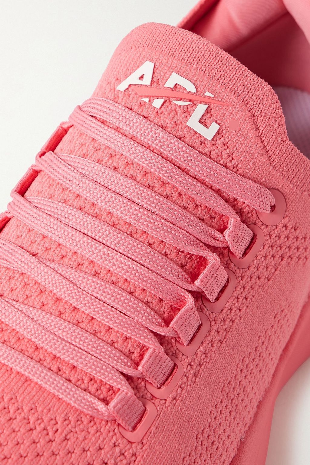 APL ATHLETIC PROPULSION LABS 테크룸 브리즈 메시 스니커즈