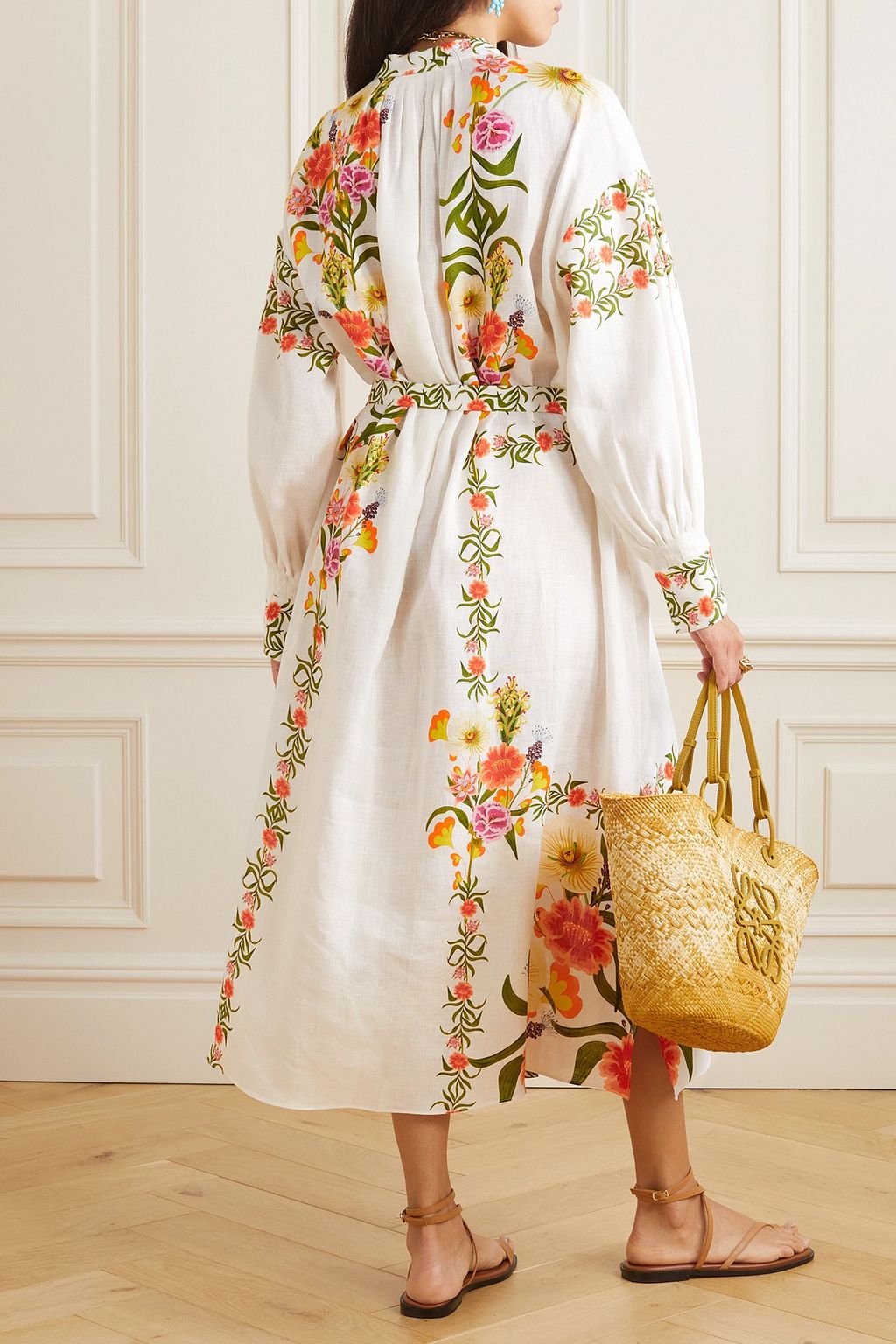 BORGO DE NOR فستان Camilla متوسط الطول من مزيج الكتّان والقطن بطبعة الأزهار مع حزام