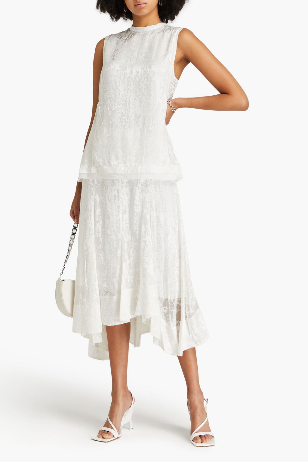 3.1 PHILLIP LIM بلوزة من الساتان مزيّنة بنقشة نافرة
