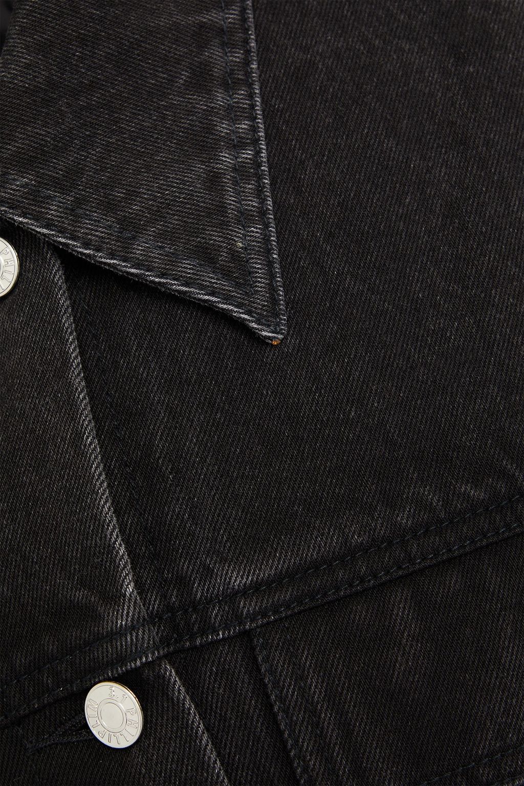 3.1 PHILLIP LIM جاكيت من الدنيم مزينة بحلقات معدنية