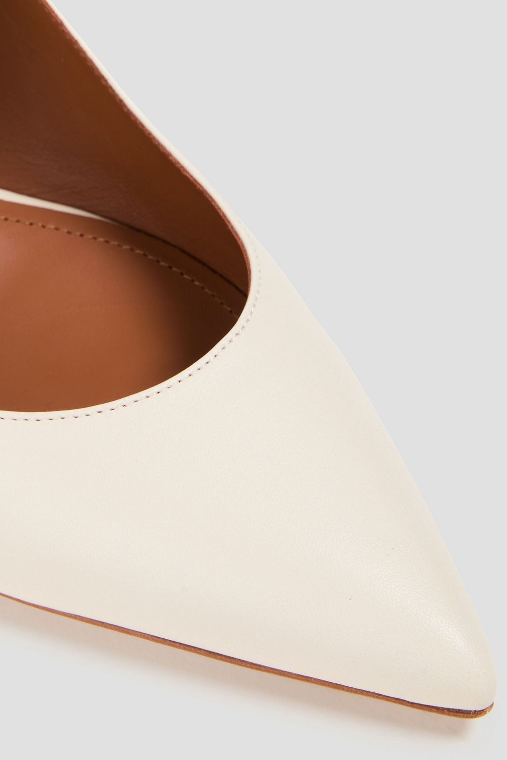 MALONE SOULIERS حذاء مسطّح Bella من الجلد بمقدمة مدببة ومزين بالكريستال