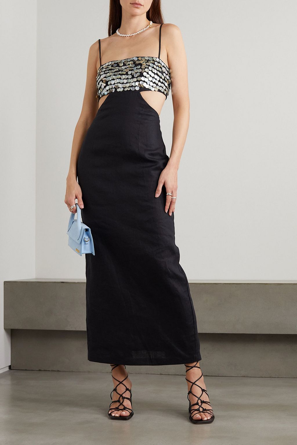 STAUD Jada Maxikleid aus Leinen mit Muschel-Verzierungen und Cut-outs