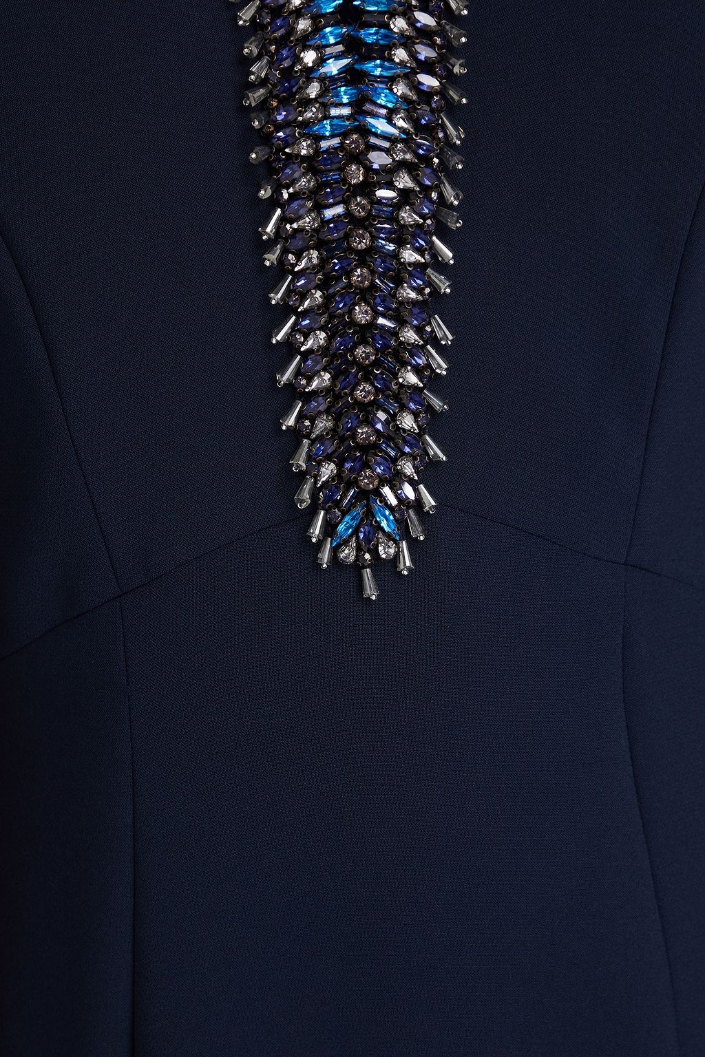 JENNY PACKHAM فستان سهرة مزركش بأسلوب الكاب ومصنوع من الكريب