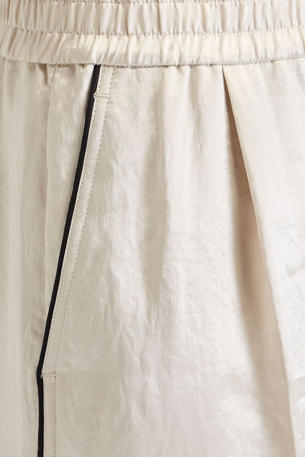 HELMUT LANG شورت من الساتان والكريب مجعد بكسرات