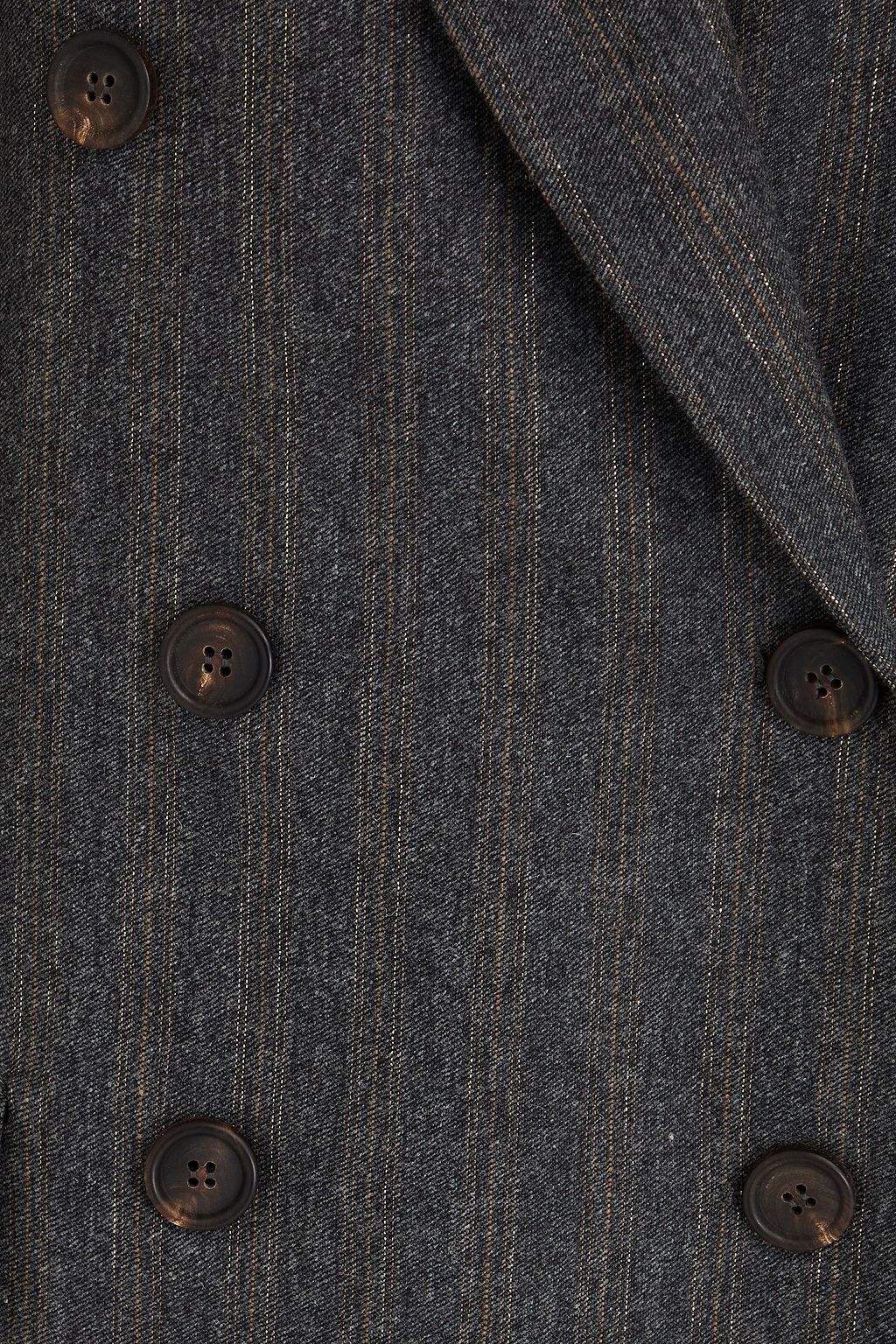BRUNELLO CUCINELLI بليزر من التويل بتقليمات رفيعة بصفين من الأزرار مزوّد بحزام