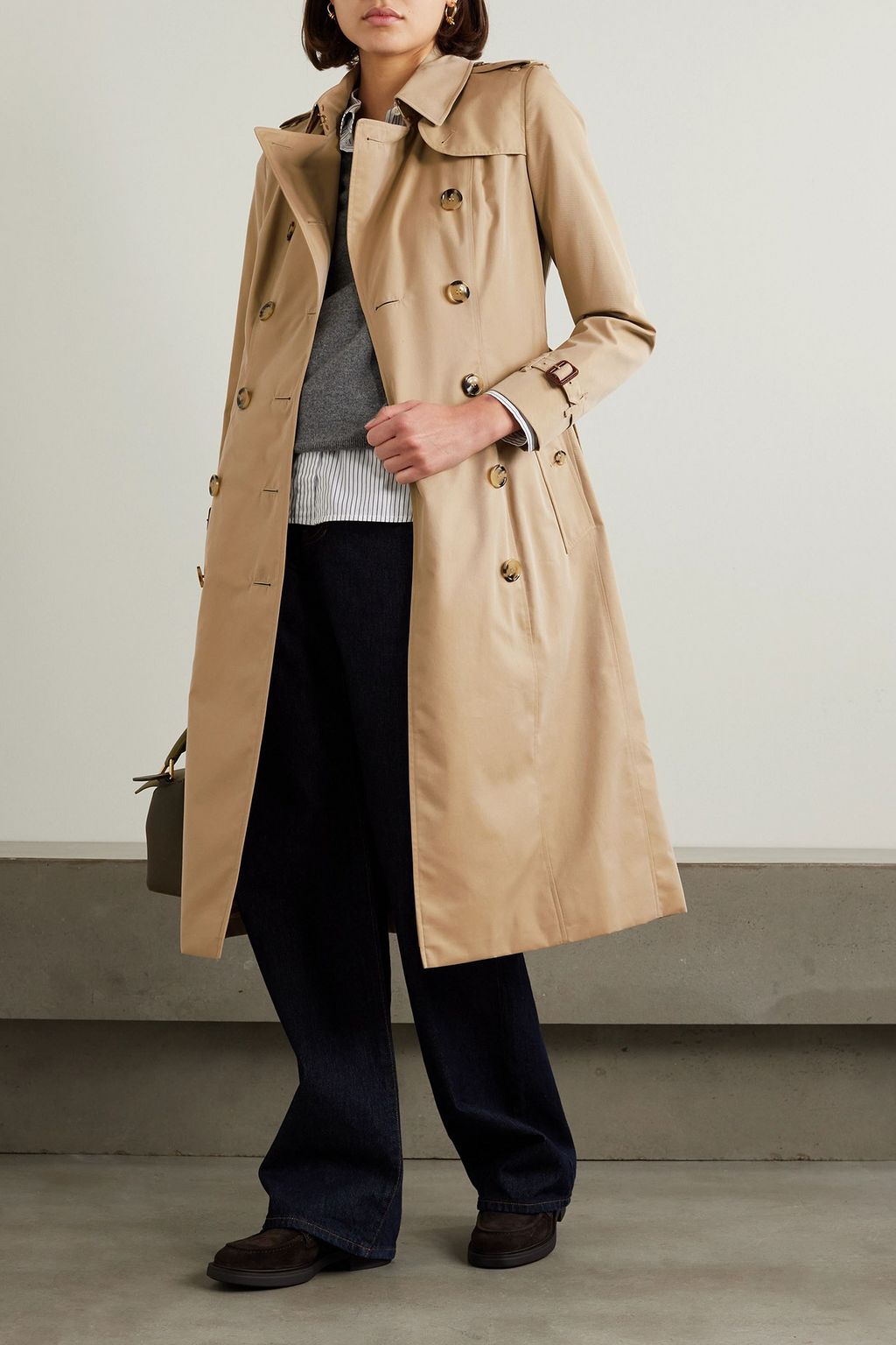 BURBERRY معطف ترنش The Chelsea طويل من قطن جبردين