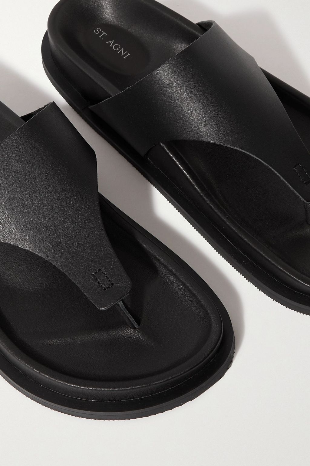 ST. AGNI Minimal suede flip flops