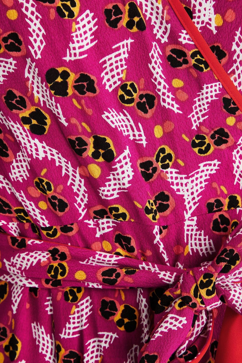 DIANE VON FURSTENBERG فستان Linsey قصير من الكريب بتصميم الرداء ومزين بطبعات