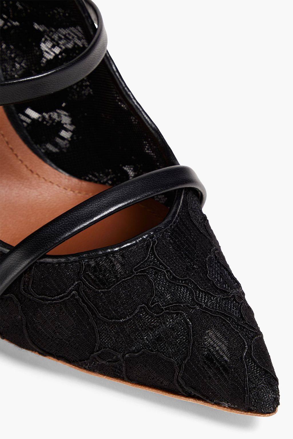 MALONE SOULIERS Maureen Pumps aus schnurgebundener Spitze mit Lederbesatz