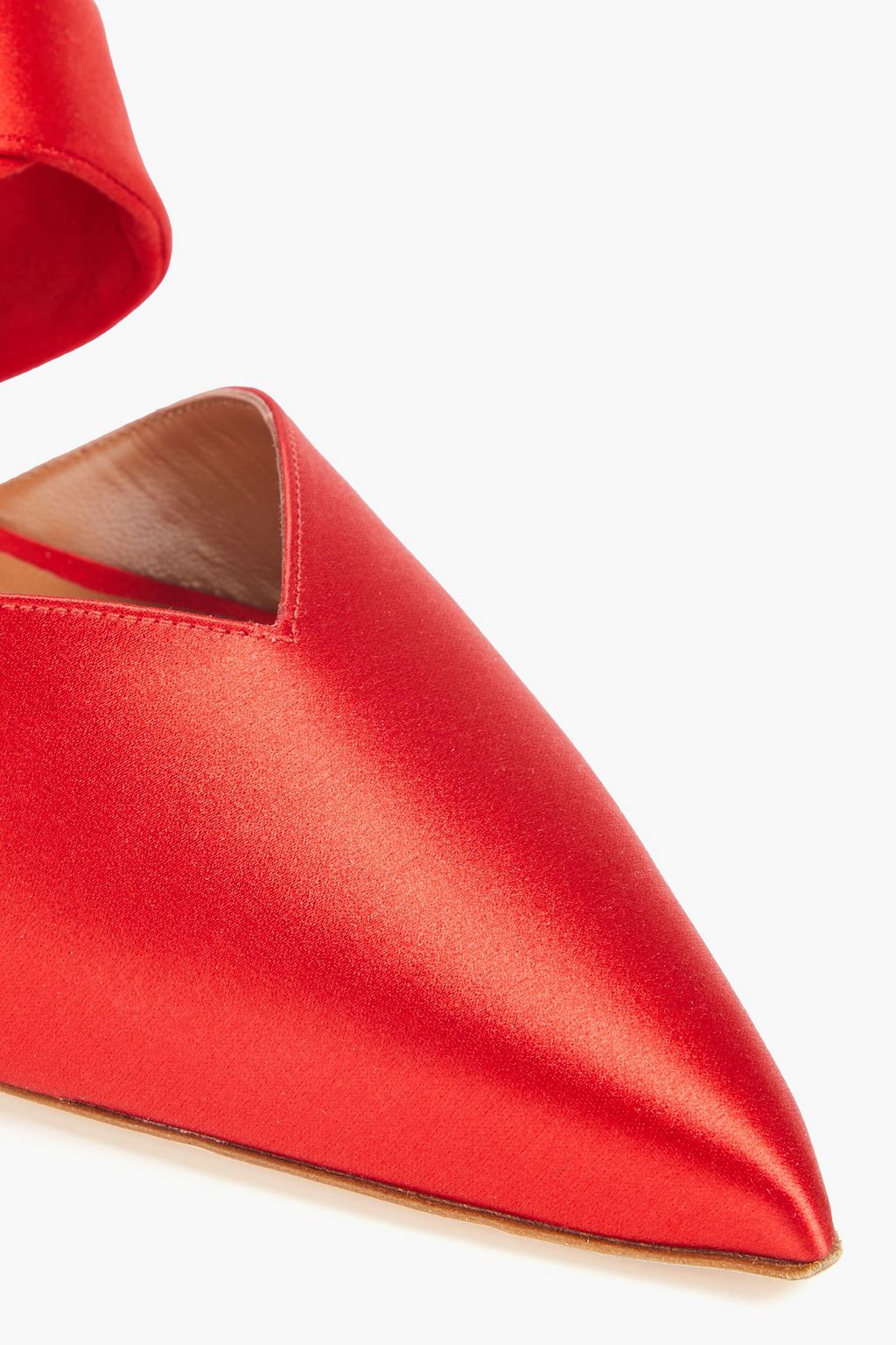 MALONE SOULIERS حذاء ميول "مايسا" من الساتان بتصميم ملفوف