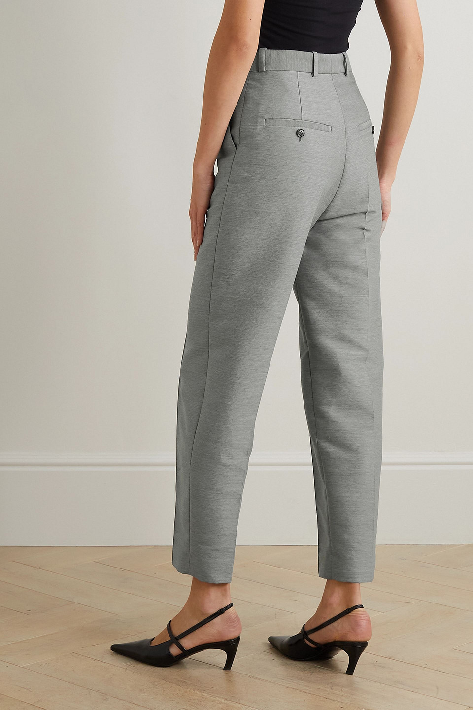Totême Pleated Woven Tapered Pants In Gray