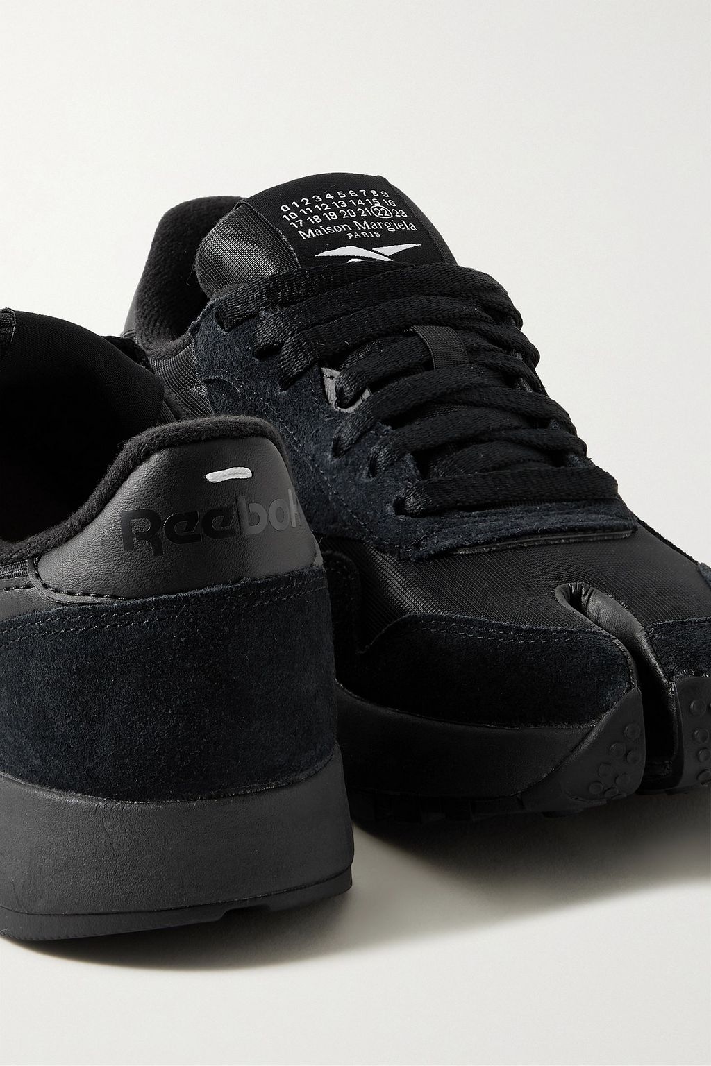 MAISON MARGIELA X REEBOK حذاء سنيكرز Project 0 من قماش عازل وجلد السويد والجلد