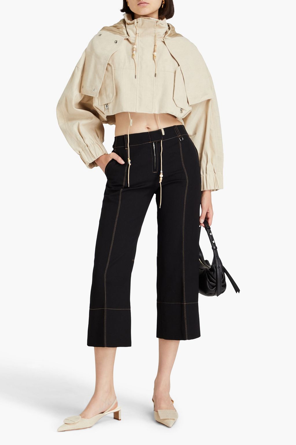 JACQUEMUS بنطال قصير من الصوف بدرزات بارزة وقصة أرجل مستقيمة