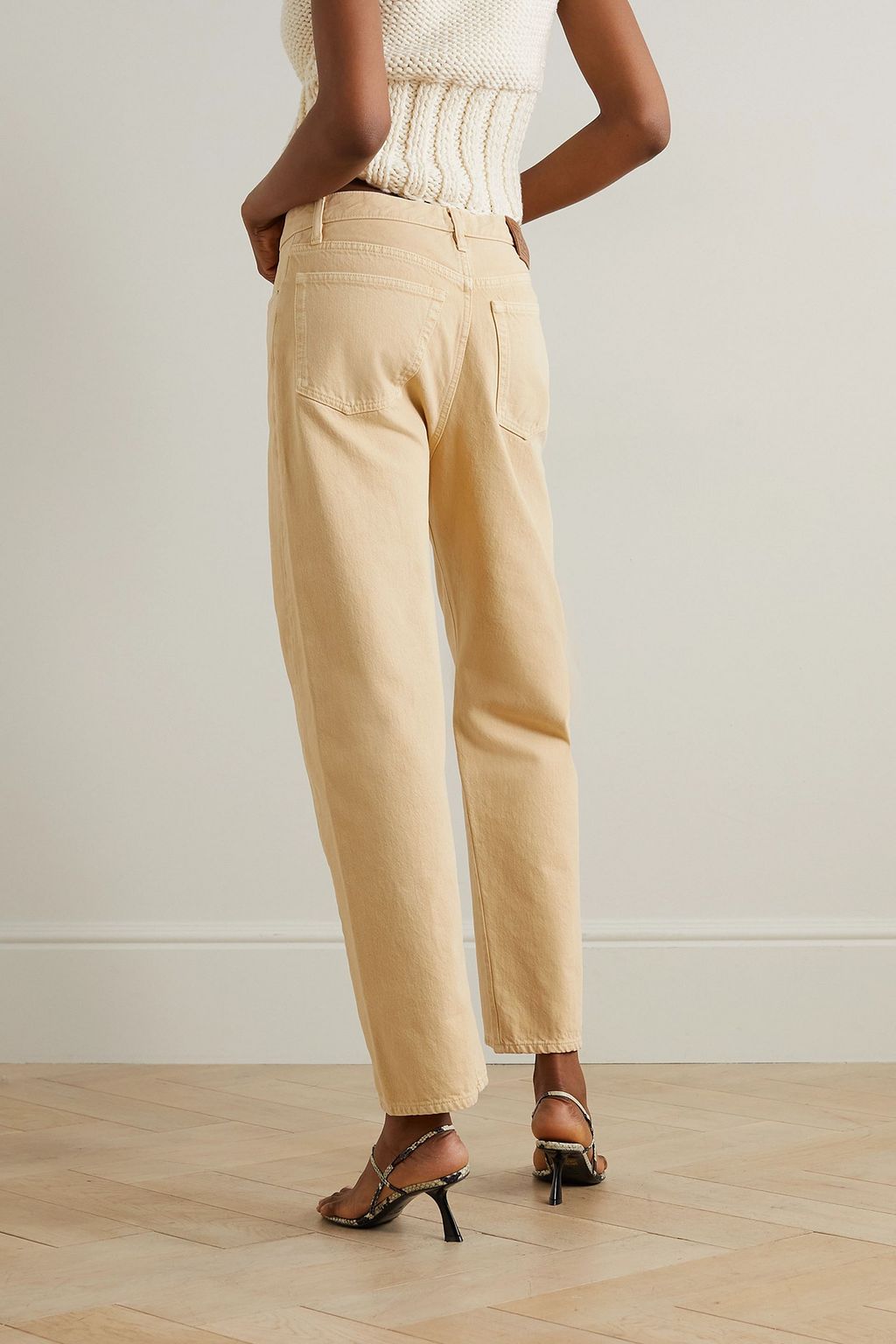 TOTEME جينز Twisted Seam بأرجل مستقيمة وخصر متوسط الارتفاع