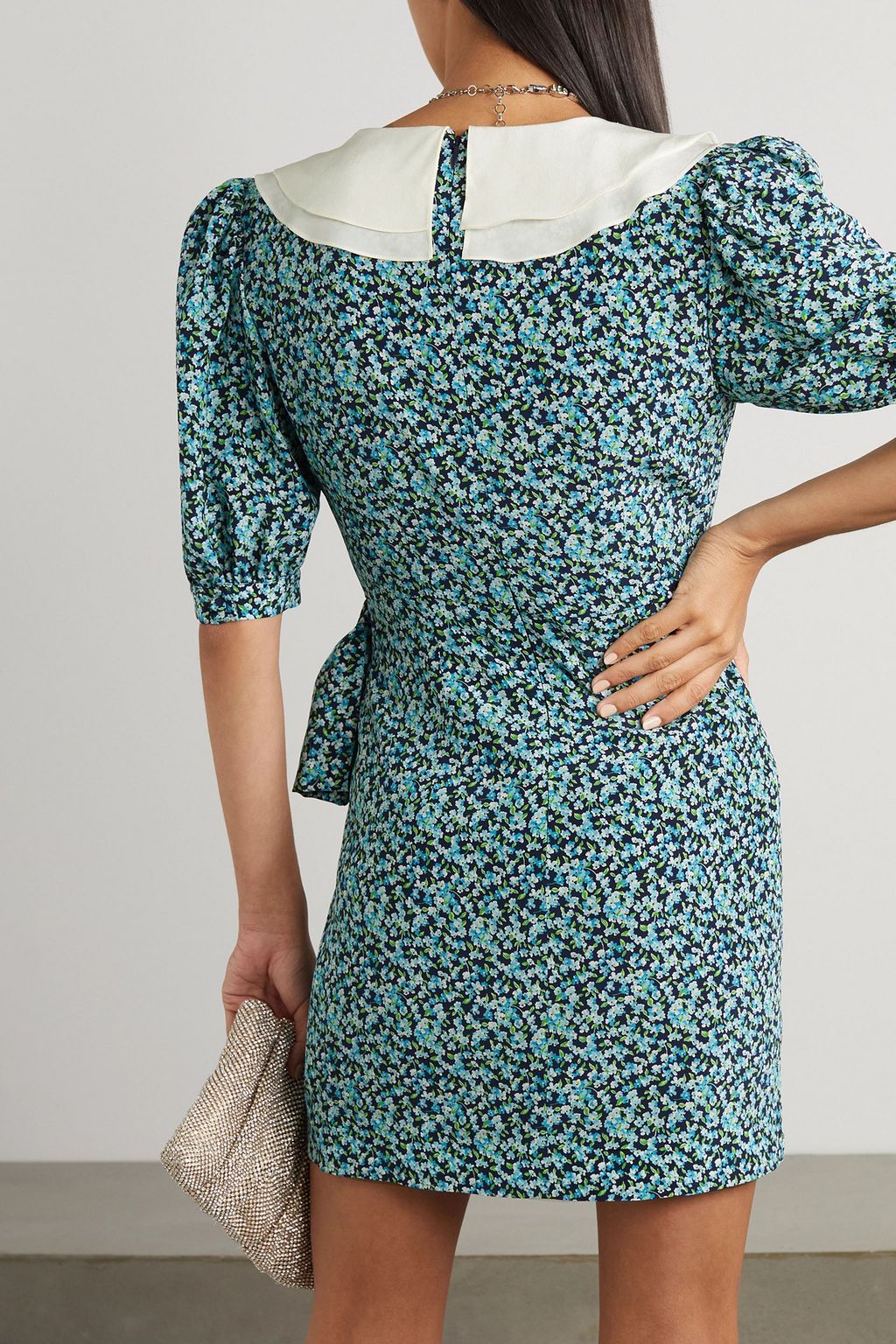 ALESSANDRA RICH Minikleid aus Seiden-Crêpe mit Blumenprint und Rüschen
