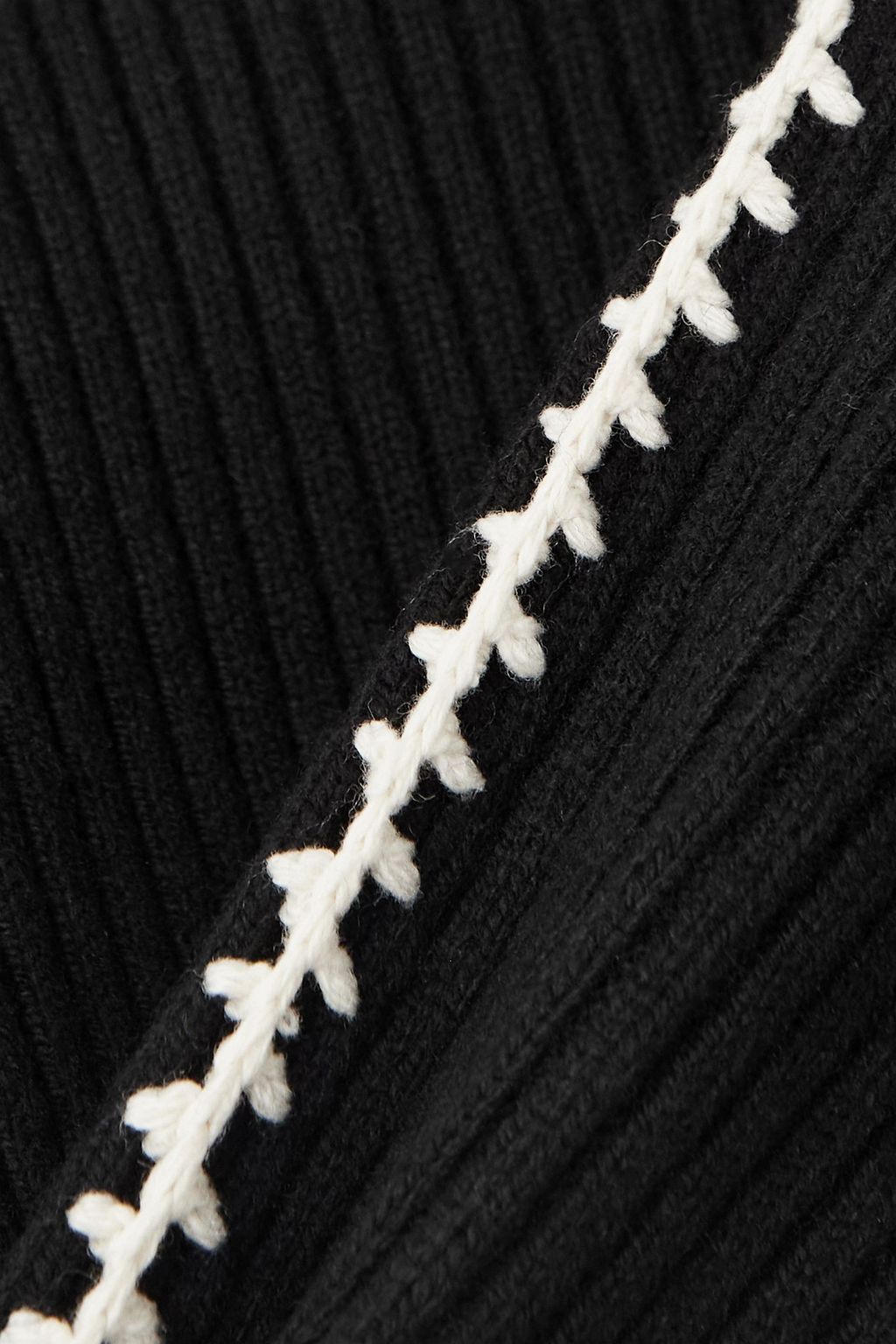 RAG & BONE كنزة «إينغريد» بياقة عالية من الصوف بدرزات ظاهرة وبتصميم مضلع