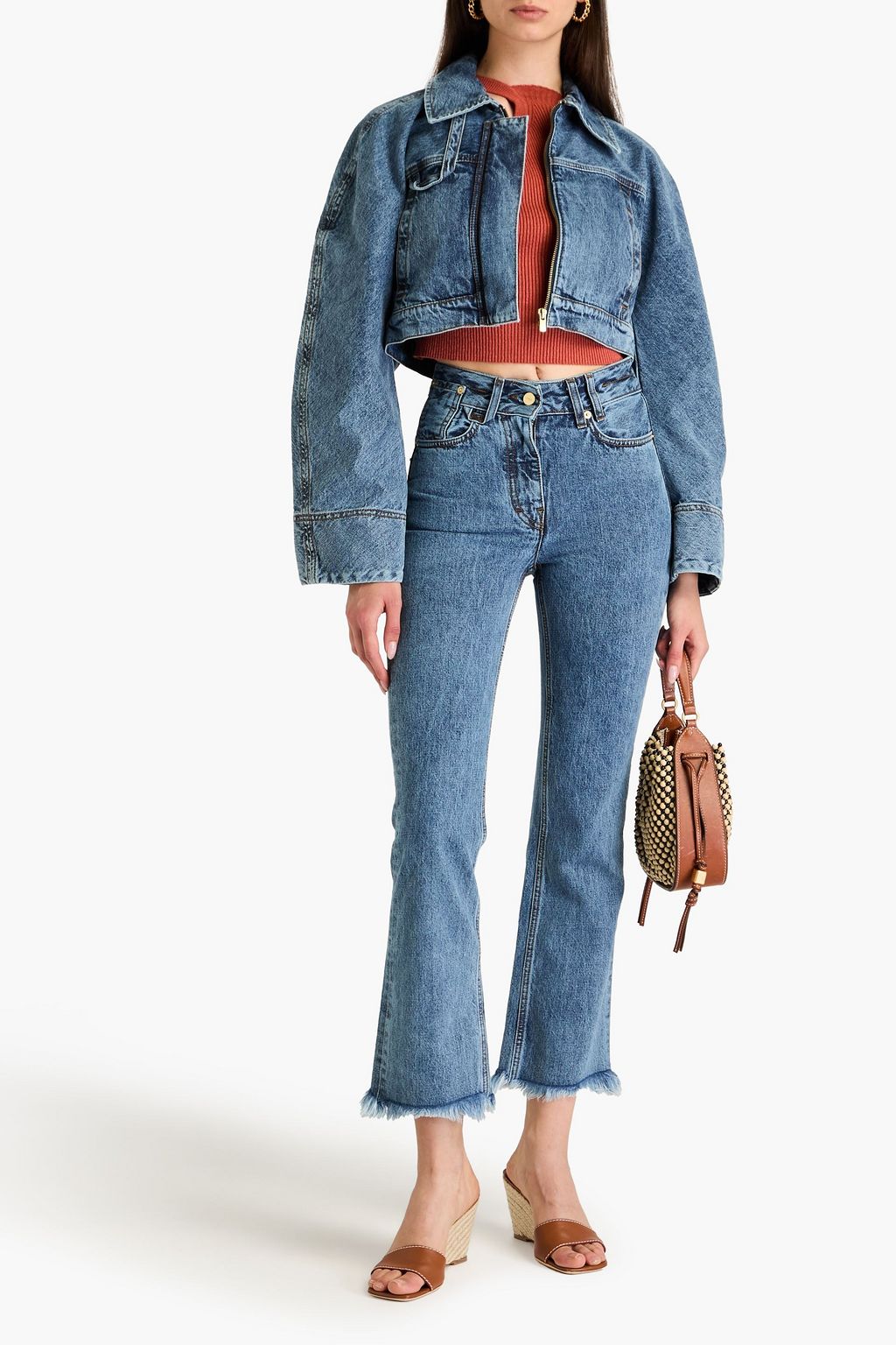 JACQUEMUS جينز بقصّة بوت كت وخصر مرتفع وحواف منسّلة