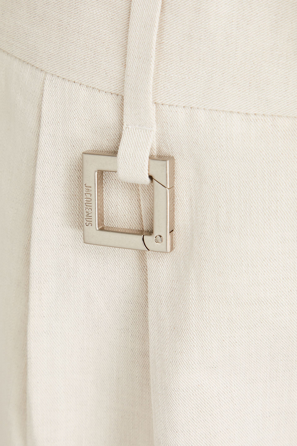 Jacquemus Rond Carré Pleated Cotton And Linen-blend Twill Chino Shorts In Ecru