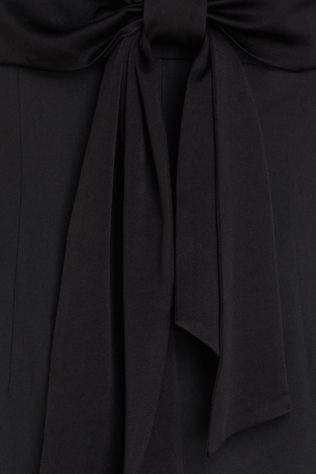 CLAUDIE PIERLOT جامبسوت من قماش غران دو بودر مزين بربطة على شكل فراشة