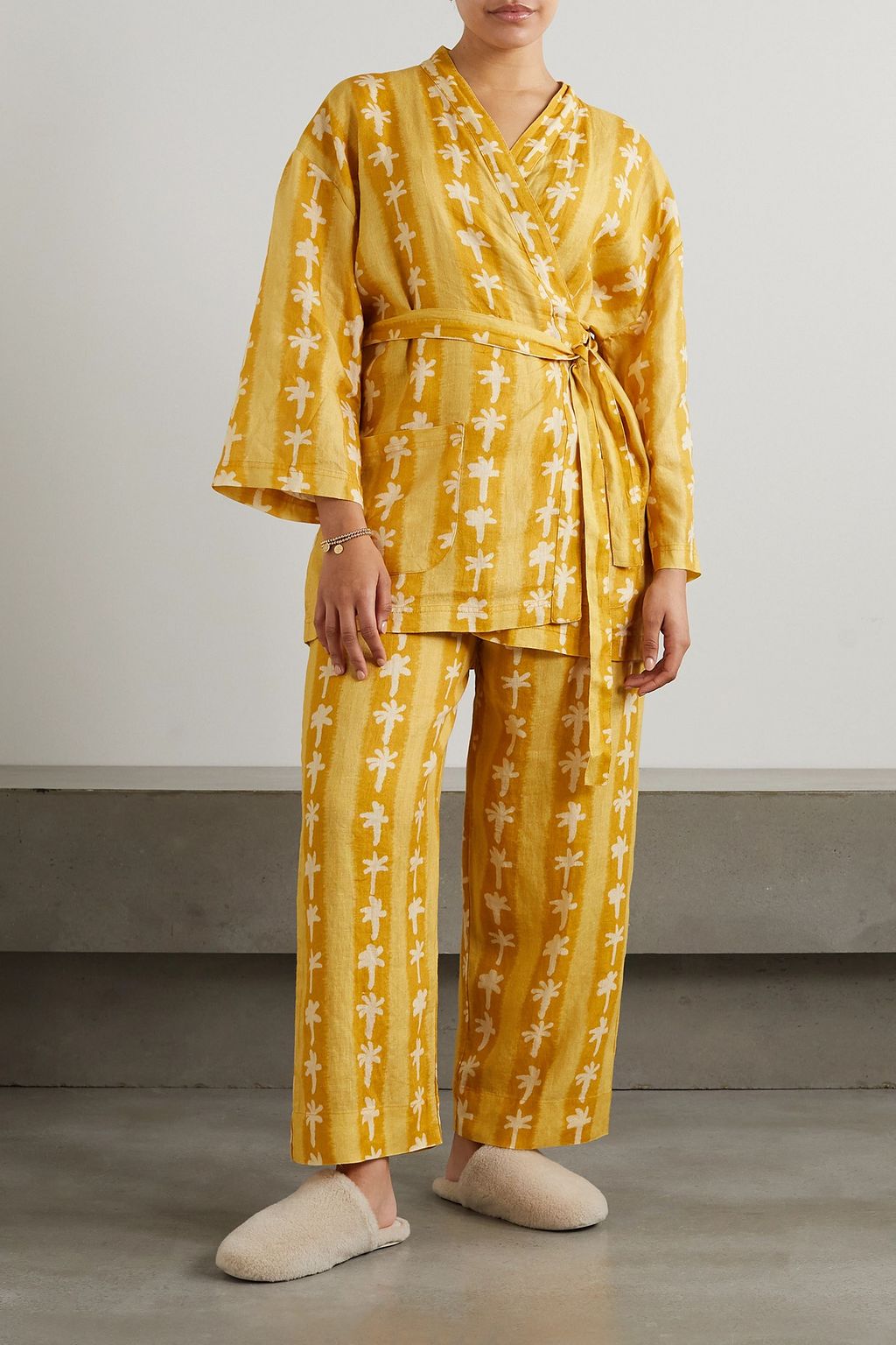 DESMOND & DEMPSEY Printed linen pajama set