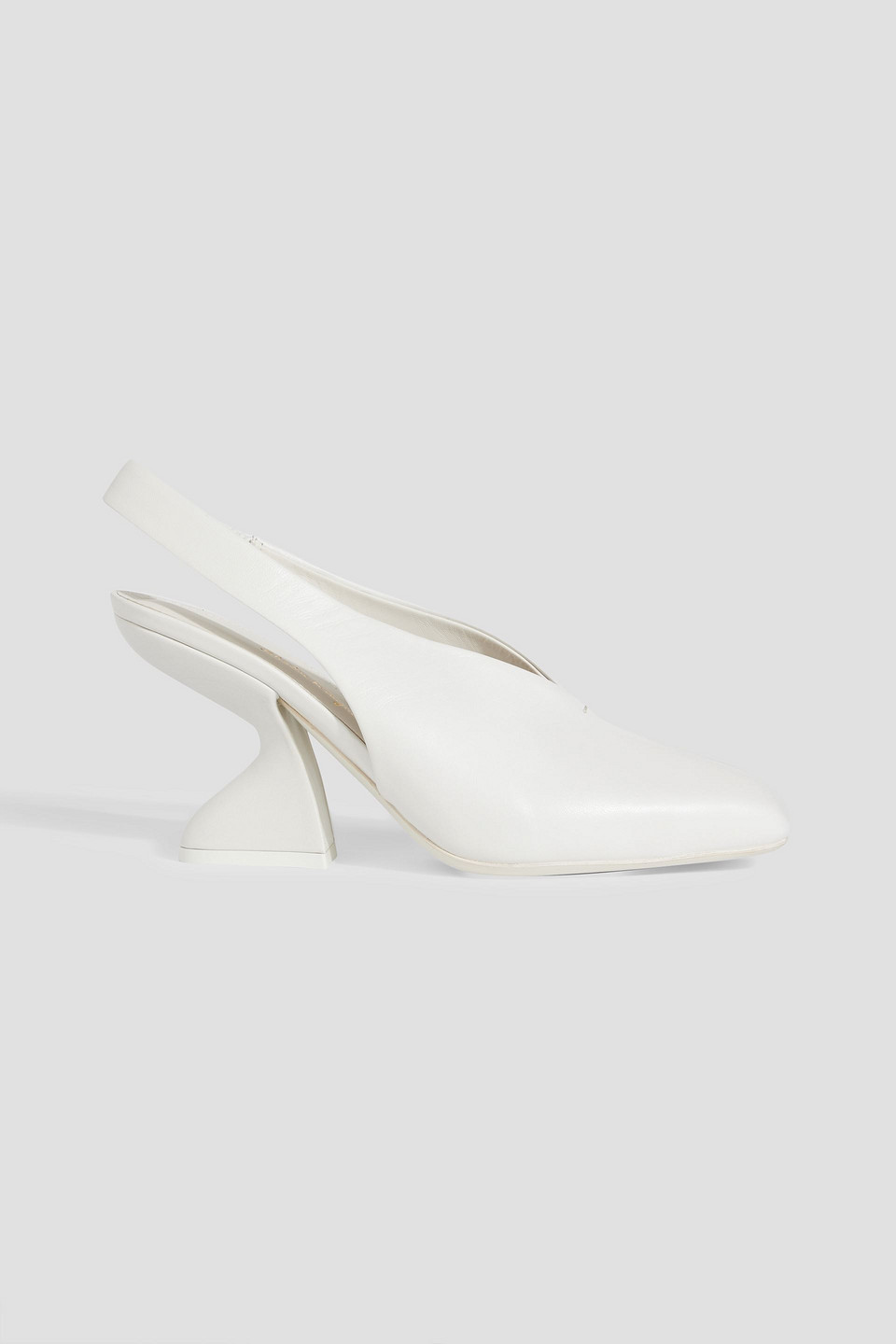 Ferragamo Sloane 85 Leather Slingback Pumps In Off-white