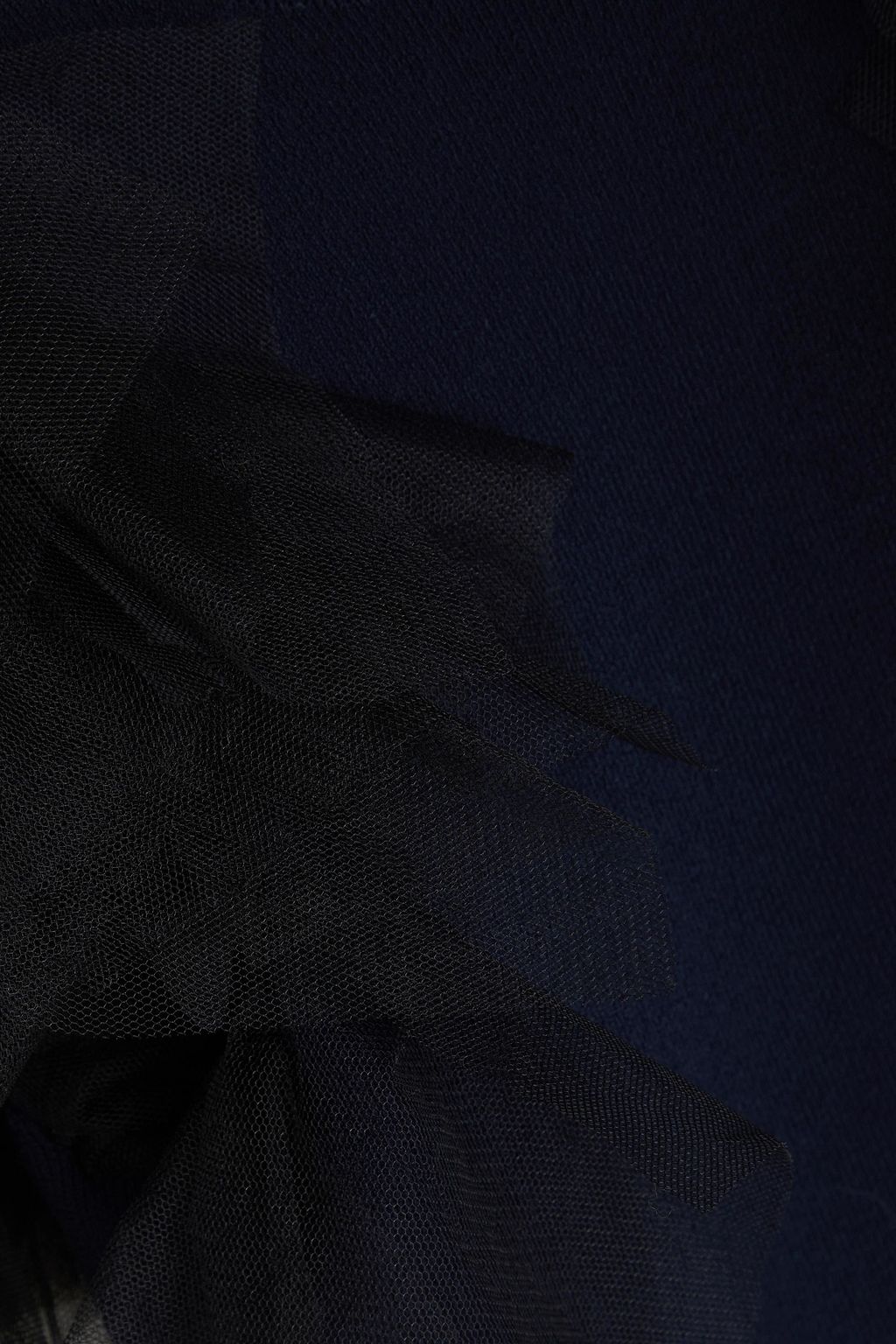 AUTUMN CASHMERE فستان متوسط الطول بحبكة مضلعة مزين بكشاكش وبحافات من التول