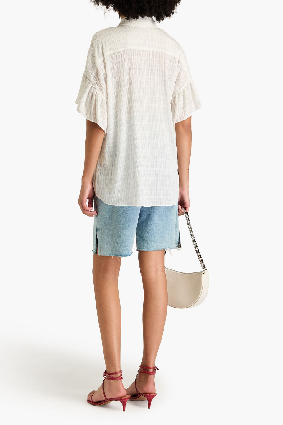 Alice And Olivia Alice + Olivia Edyth Ruffle Short Sleeve Button-up Shirt In Off-white