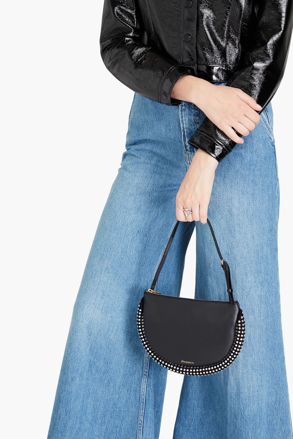 JW ANDERSON حقيبة كتف من الجلد مزينة بالكريستال