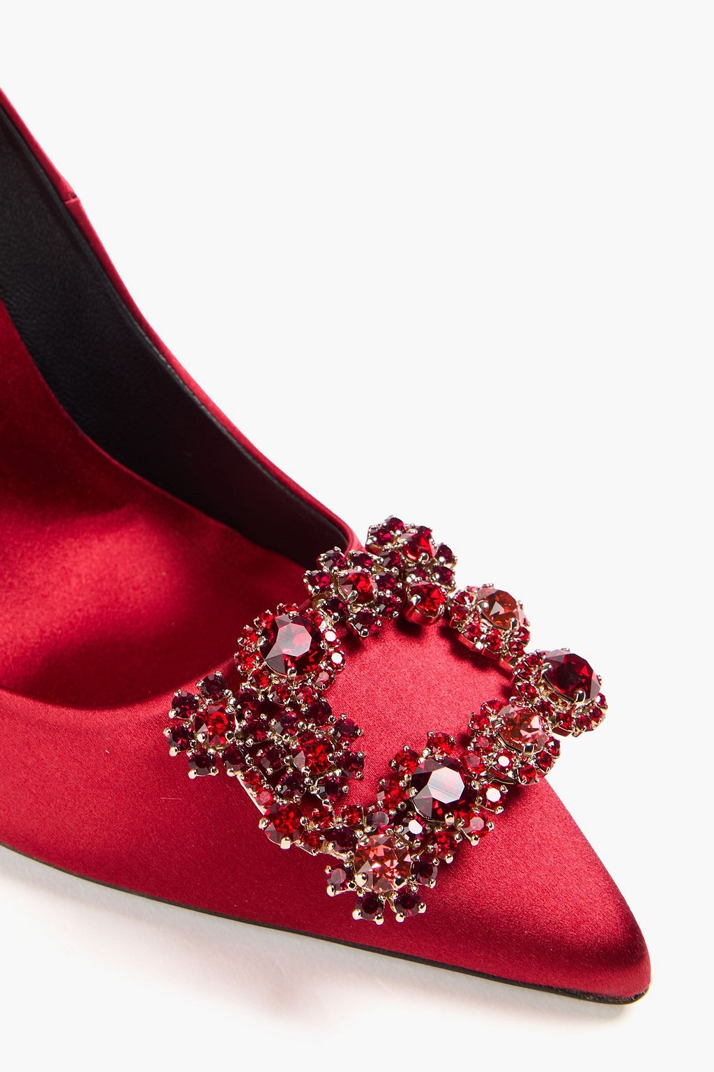 ROGER VIVIER حذاء بامب مصنوع من الساتان ومزين بالكريستال