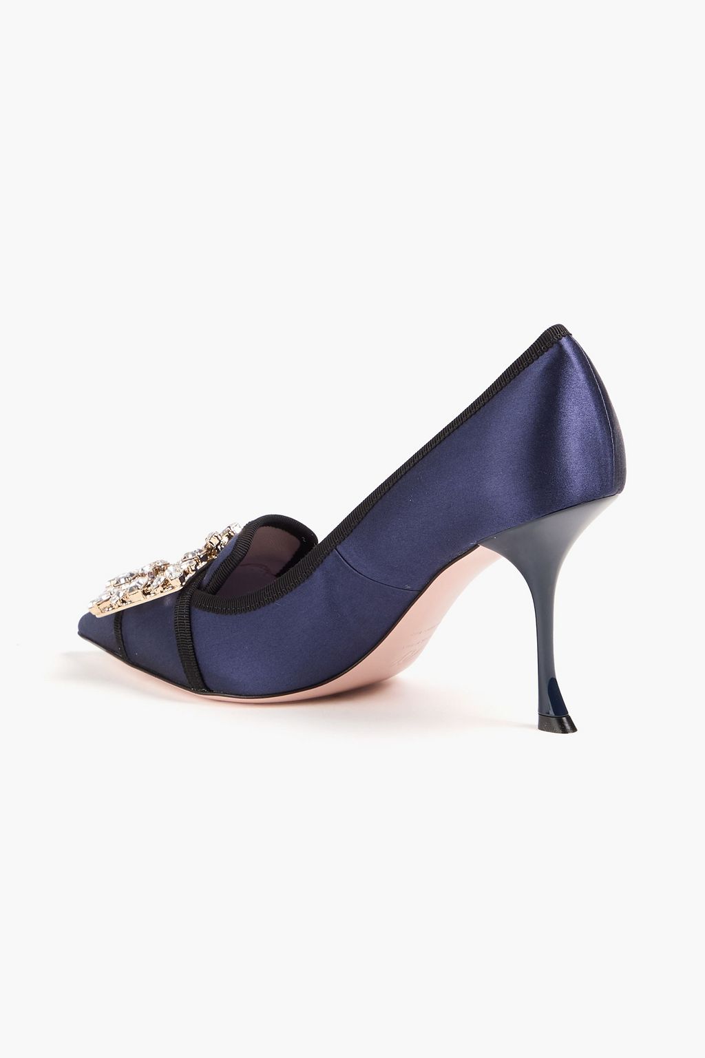 ROGER VIVIER حذاء بكعب عالٍ من الساتان مزيّن بدبوس بروش