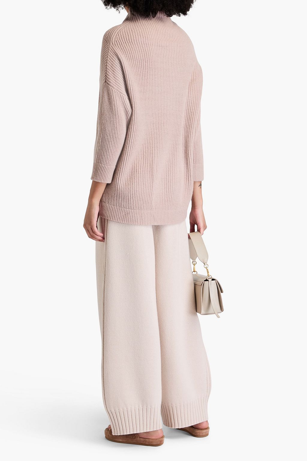 AUTUMN CASHMERE كنزة رياضية بياقة عالية من الكشمير بتصميم مضلّع وفضفاض