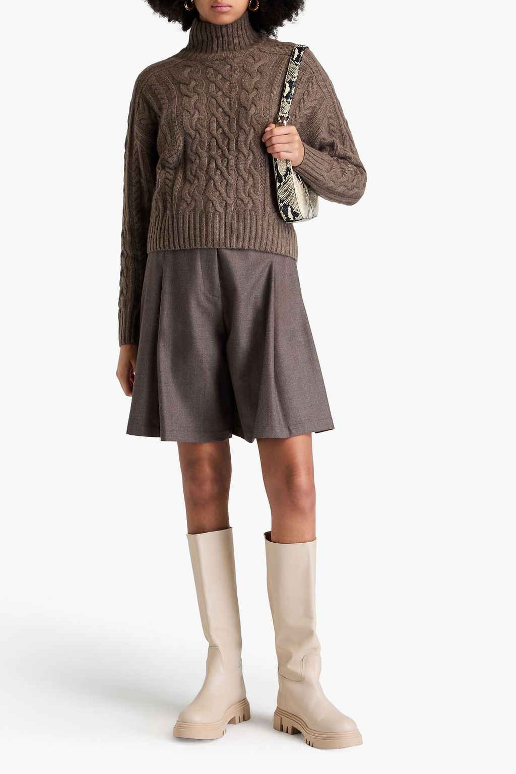 AUTUMN CASHMERE كنزة رياضية قصيرة بياقة عالية بحبكة مجدولة