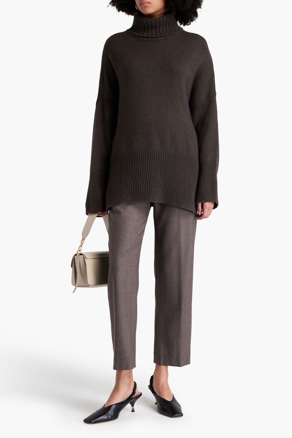 AUTUMN CASHMERE كنزة رياضية بياقة عالية فضفاضة ومحبوكة