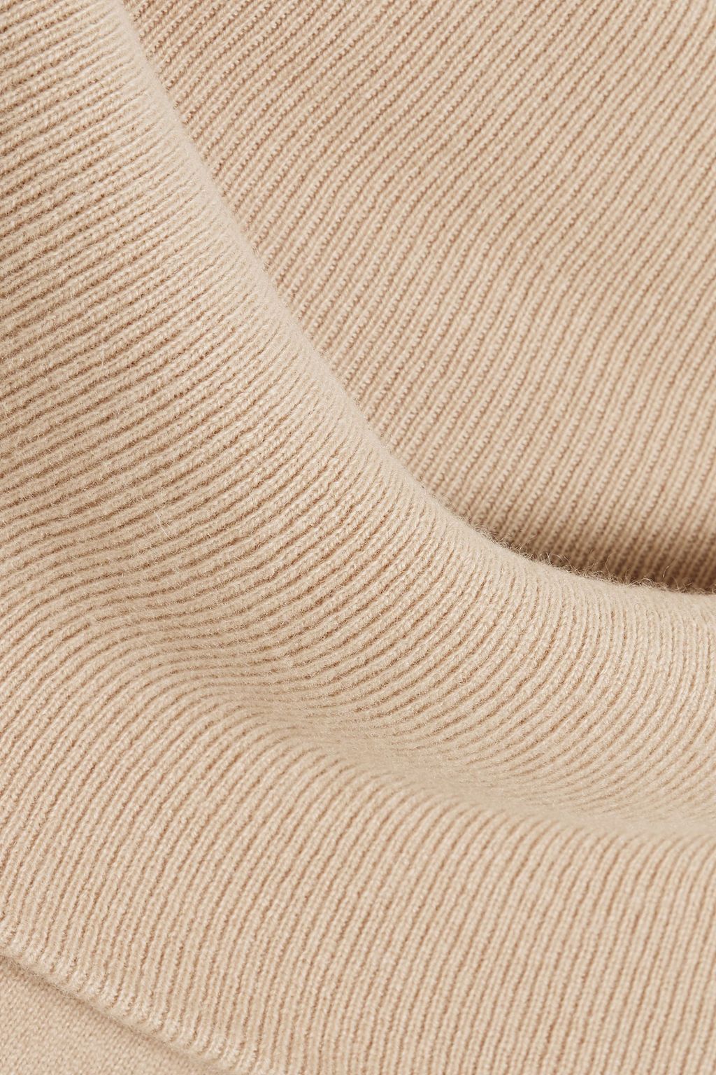 ARCH4 كنزة رياضية "فيكتوريا" من الكشمير بتصميم مكشوف الكتفين