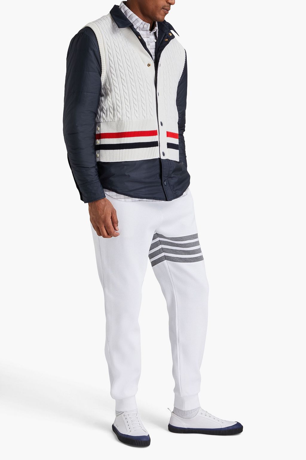 THOM BROWNE جاكيت من قماش عازل بتصميم مخطّط ومبطّن