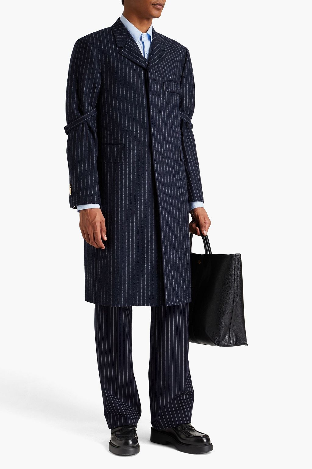 THOM BROWNE معطف من اللبّاد الصوفي بتصميم مقلّم