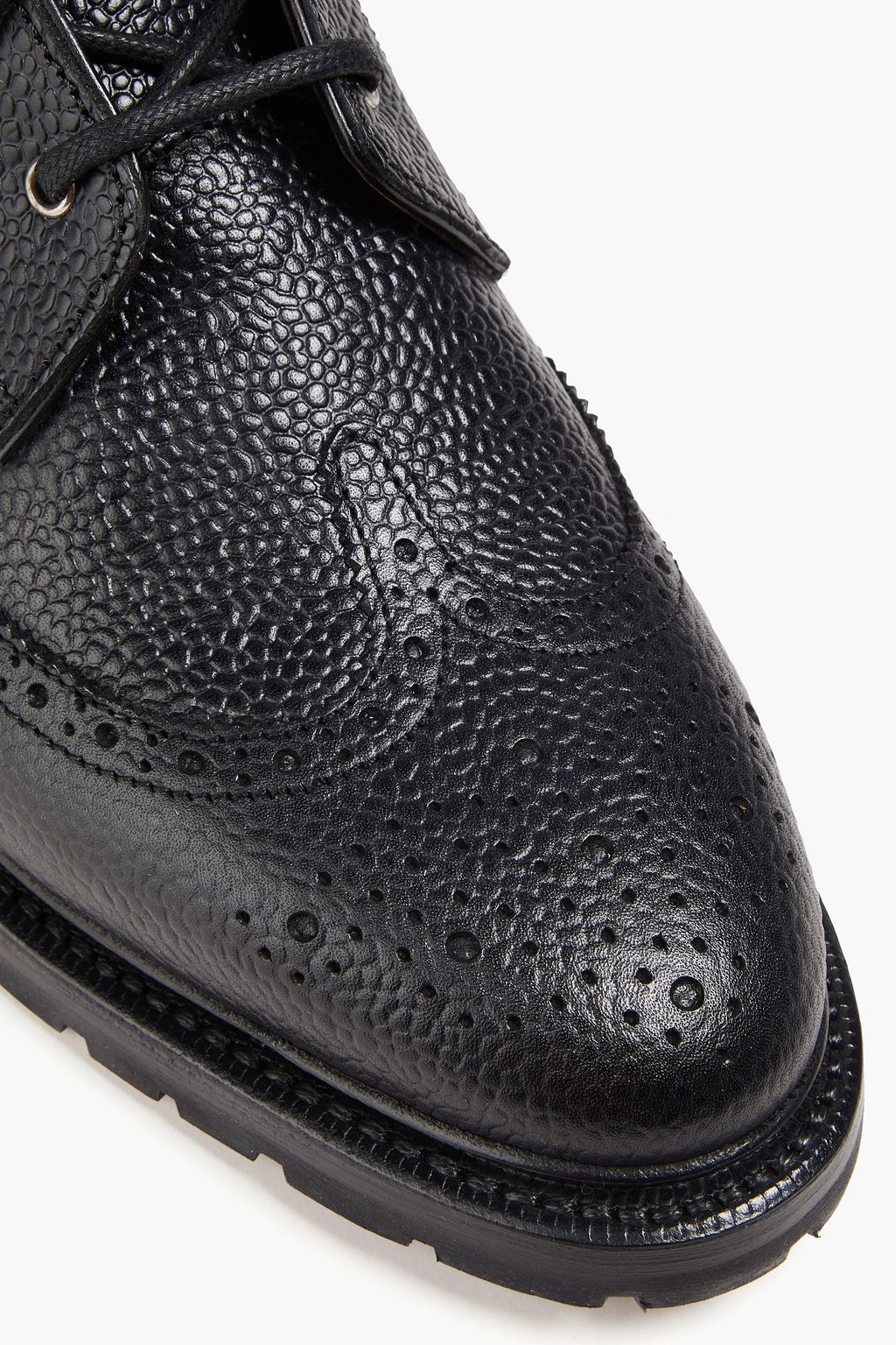 THOM BROWNE حذاء بوت كومبات من الجلد الحبيبي