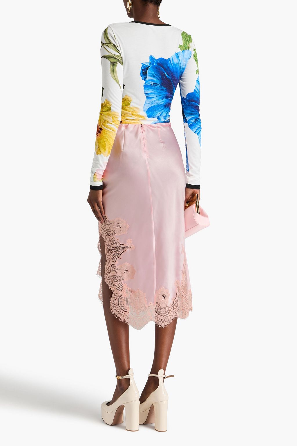 ALICE + OLIVIA تنورة متوسطة الطول مصنوعة من الساتان مع قطع محاكة بجانب بعضها البعض من الدانتيل