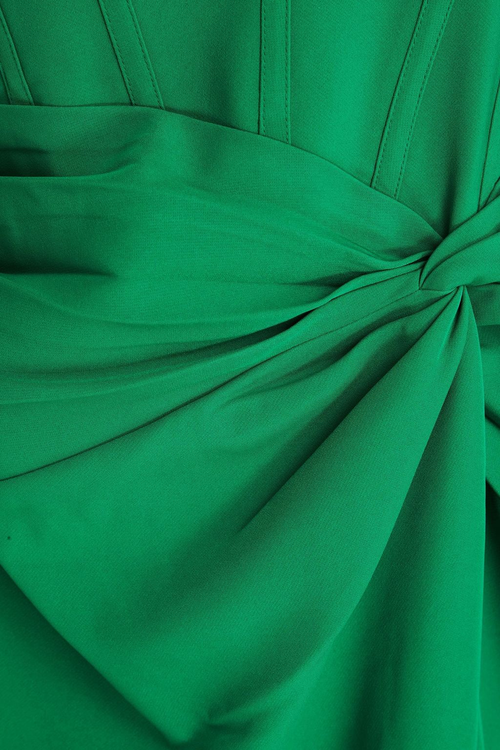 MARCHESA NOTTE فستان سهرة بدون حمالات من الكريب بقصّة ملفوفة