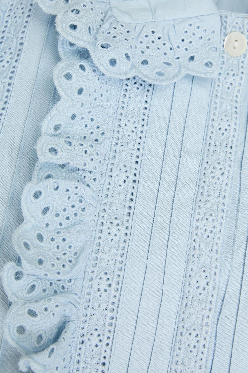 ANTIK BATIK بلوزة "دايان" مصنوعة من قطن البوبلين مزينة بحواف بتطريز إنجليزي وبكشاكش