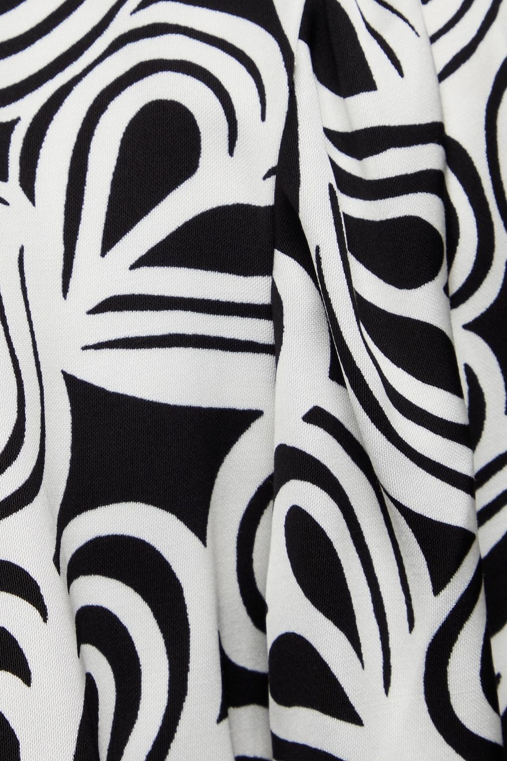DIANE VON FURSTENBERG New Tina pussy-bow printed ECOVERO™-blend satin blouse