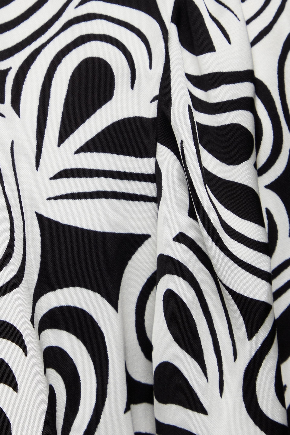 Shop Diane Von Furstenberg New Tina Pussy-bow Printed Ecovero™-blend Satin Blouse In White