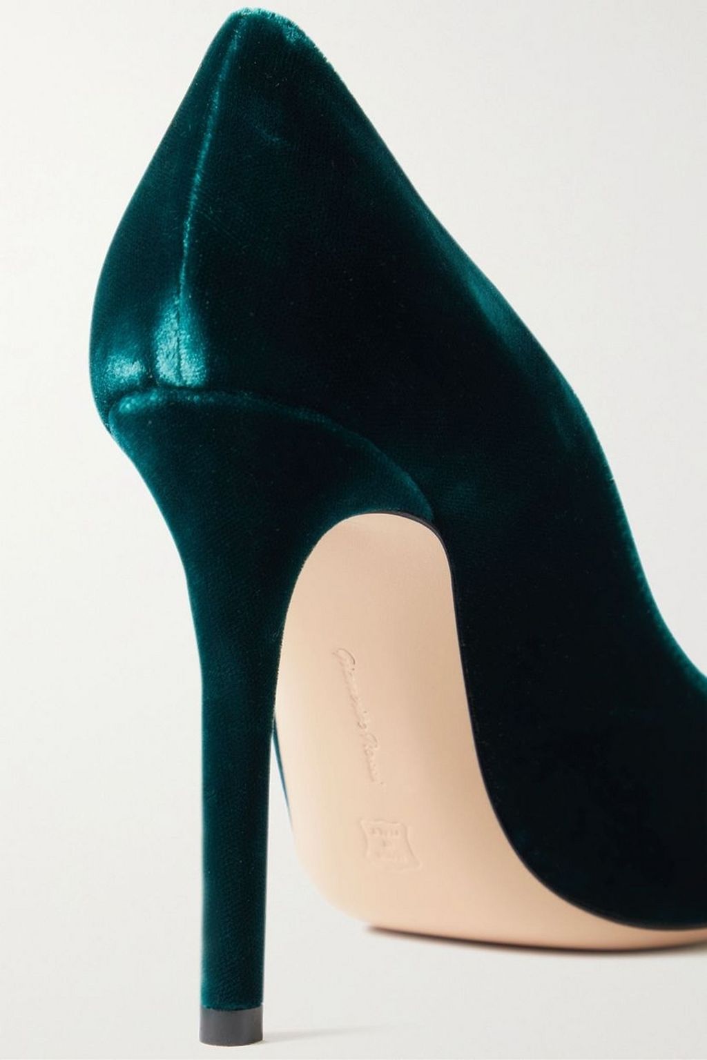 GIANVITO ROSSI Gianvito 105 velvet pumps