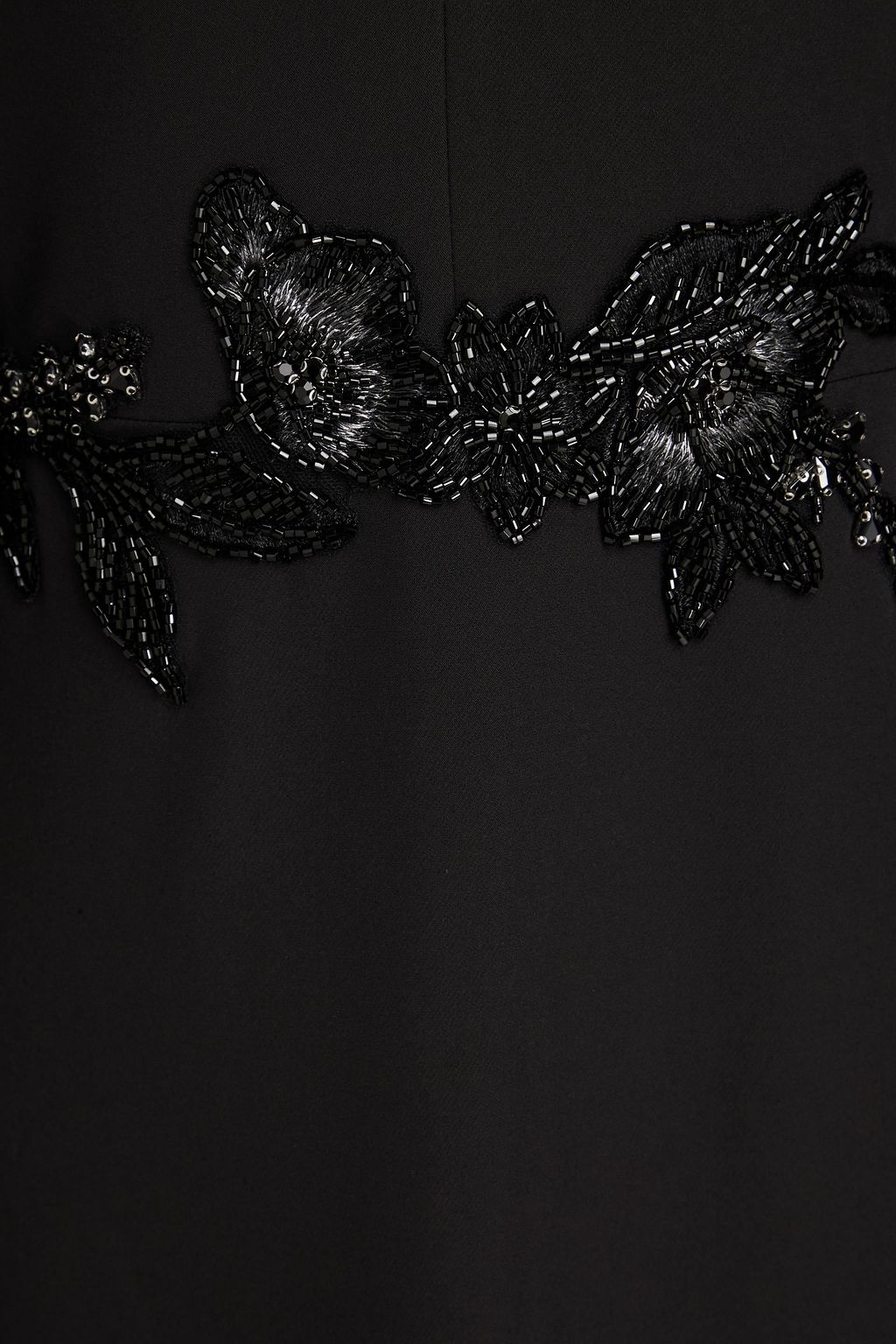 MARCHESA NOTTE فستان سهرة مزركش بأسلوب الكاب ومصنوع من الكريب