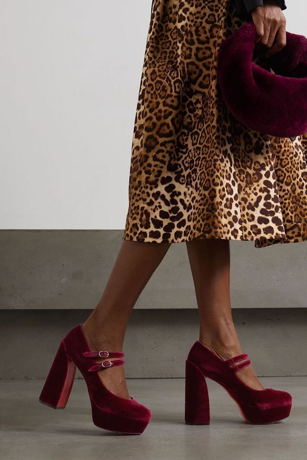 CHRISTIAN LOUBOUTIN حذاء بامب Movida Jane من الجلد بنعل بلاتفورم وكعب بارتفاع 130 مم