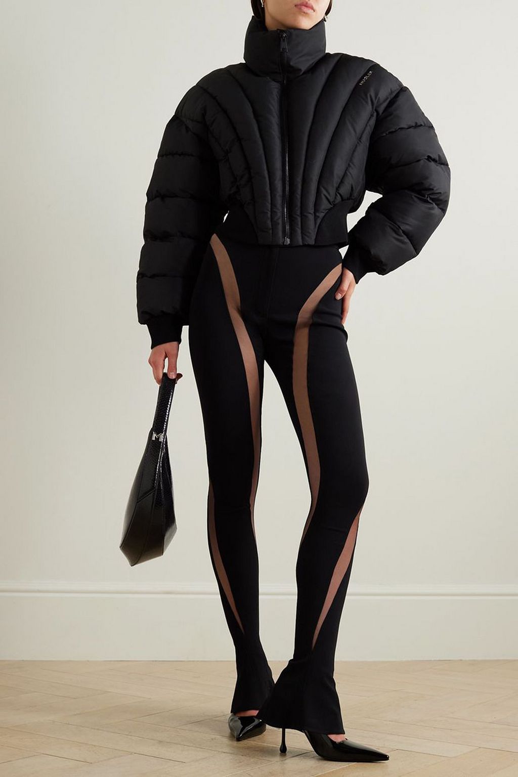 MUGLER جاكيت قصير من قماش عازل مُعاد تدويره ومُبطّن