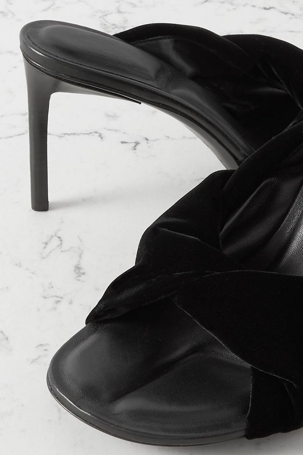 JACQUEMUS 바그누 벨벳 뮬