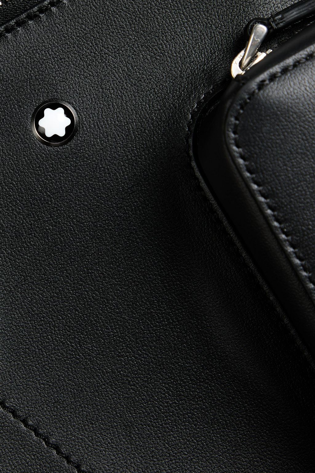 MONTBLANC حقيبة خصر "مسترستاك" مصنوعة من الجلد